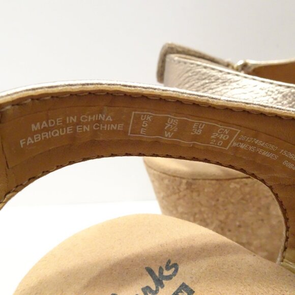 Clarks Wedge Sandals Gold Metallic Leather Size 7.5 Beach Cruise - Picture 4 of 6